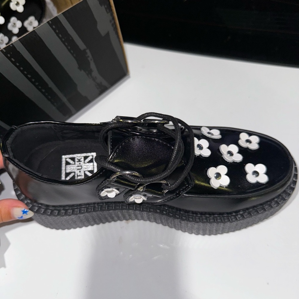 Brand new TUK leather flower loafers - Picture 2 of 4